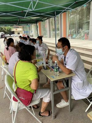 醫(yī)幼及場(chǎng)館服務(wù)中心組織開(kāi)展慶祝建黨100周年大型義診活動(dòng)